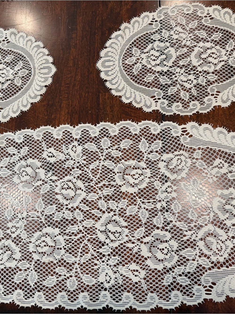 Vintage cream Lace Doilies Set Oval Floral Rose Pattern Table Linens 3-Piece Lot